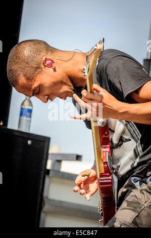 Toronto, Ontario, Canada. Le 25 juillet, 2014. Groupe de deathcore américain 'voile de Maya' fonctionne à Amphithéâtre Molson Canadian, à Toronto, dans le cadre de Rockstar energy Mayhem Festival. Membres du groupe : BRANDON BUTLER, MARC OKUBO, DANNY HAUSER, SAM APPLEBAUM © Igor Vidyashev/ZUMA/Alamy Fil Live News Banque D'Images