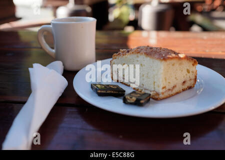 Café célèbre gâteau et café à Alice's Restaurant, repaire historique motocycliste en Californie de Woodside. Banque D'Images