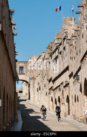 Ipoton Street Avenue des chevaliers dans la vieille ville de Rhodes. Banque D'Images