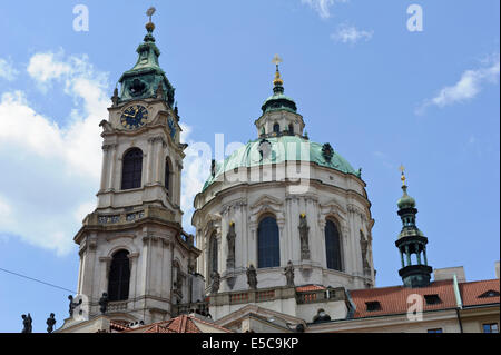 L'église St Nicolas à Prague, République tchèque. Banque D'Images