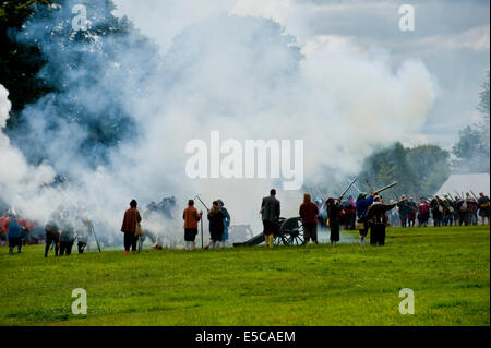 Marlborough, Royaume-Uni. 27 juillet 2014. La guerre civile anglaise Society adopter de nouveau la bataille de Marlborough sur la commune. Credit : Graham M. Lawrence/Alamy Live News. Banque D'Images