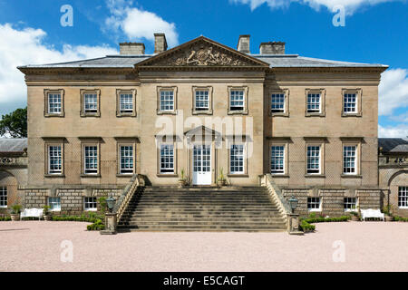 Façade avant de Dumfries House près de Cumnock, Ayrshire, Scotland, UK. Banque D'Images