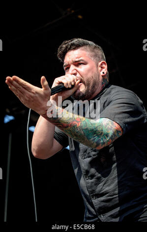 25 juillet 2014 - Toronto, Ontario, Canada - groupe de deathcore américain Suicide Silence fonctionne à l'Amphithéâtre Molson Canadian, à Toronto, dans le cadre de Rockstar energy Mayhem Festival. Membres du groupe : CHRIS GARZA, MARK HEYLMUN, ALEX LOPEZ, DAN KENNY, HERNAN HERMIDA (Image Crédit : © Igor Vidyashev/Zuma sur le fil) Banque D'Images