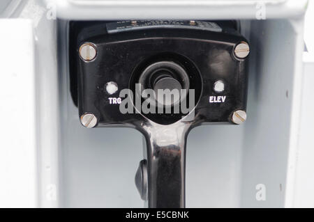 Belfast, Irlande du Nord. 26/07/2014 - Boutons de commande manuelle locale sur un canon de 30 mm Oerlikon équipé de type 45 destroyer HMS Duncan. Crédit : Stephen Barnes/Alamy Live News Banque D'Images