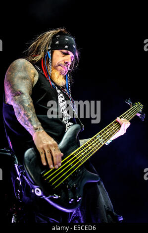 Toronto, Ontario, Canada. Le 25 juillet, 2014. Nu Metal américain KORN bande fonctionne à Amphithéâtre Molson Canadian, à Toronto, dans le cadre de Rockstar energy Mayhem Festival. Membres du groupe : JONATHAN DAVIS, JAMES 'MUNKY' SHAFFER, BRIAN 'head' WELCH, Reginald "FIELDY" ARVIZU, Ray allée couverte DU BLANC © Igor Vidyashev/ZUMA/Alamy Fil Live News Banque D'Images