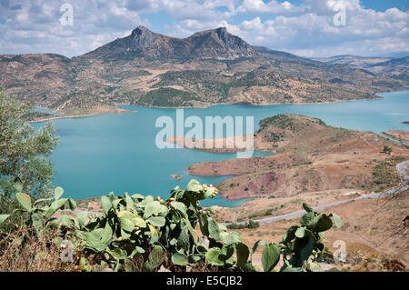 Vues de Zahara - El Gastor, réservoir de Zahara de la Sierra, ville de Cadix, Andalousie, Espagne Banque D'Images