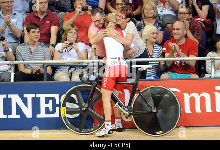 LAURA TROTT & FAMILLE CYCLISME FEMMES 25KM POINTS R SIR CHRIS HOY GLASGOW ECOSSE VÉLODROME 27 Juillet 2014 Banque D'Images