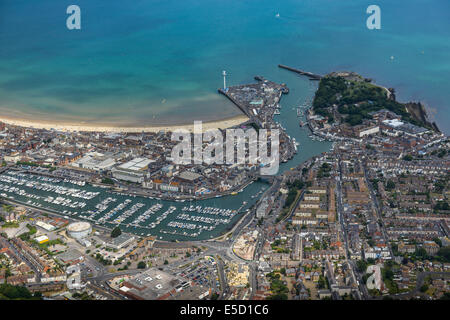 Une vue aérienne de la ville de Weymouth Dorset en se concentrant sur le centre-ville et le quartier du port Banque D'Images