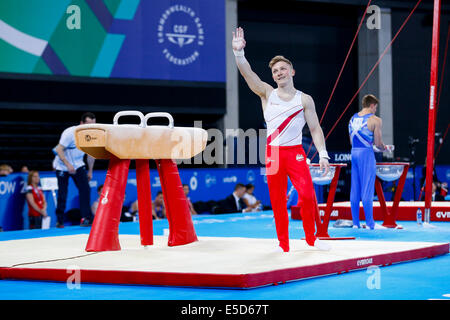 Glasgow, Ecosse. 28 juillet, 2014. Les Jeux du Commonwealth de Glasgow 2014 Jour 5. La gymnastique artistique. Nil Wilson de l'Angleterre célèbre après son cheval d'arçons lors de la finale de l'équipe de routine. Credit : Action Plus Sport/Alamy Live News Banque D'Images