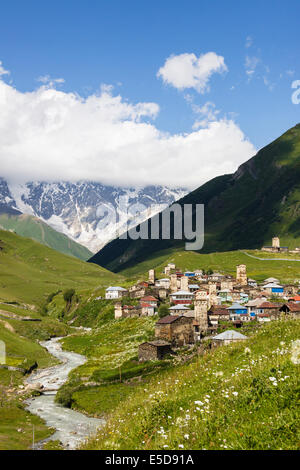 Ushguli, le plus haut village habité en permanence en Europe. Svaneti, Géorgie Banque D'Images