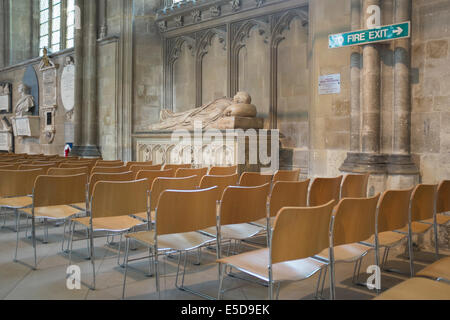 Tombe de William Grant Broughton, premier évêque de l'Australie, dans le collatéral sud de la Cathédrale de Canterbury, Angleterre, RU Banque D'Images