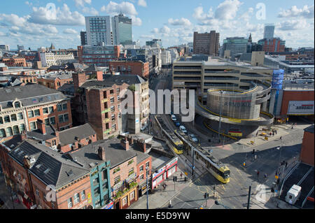 Une vue de Shudehill, High Street, Withy Grove, quart nord, et l'Arndale Centre-ville skyline de Manchester. Banque D'Images