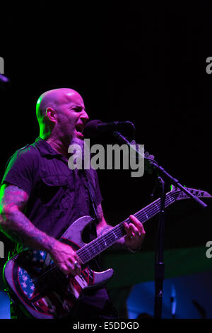 LINCOLN, CA - 25 juillet : Scott Ian d'Anthrax effectue à l'appui de ce métal sur Living Color et Corey Taylor au Banque D'Images