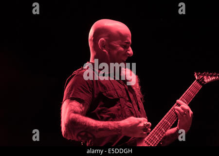 LINCOLN, CA - 25 juillet : Scott Ian d'Anthrax effectue à l'appui de ce métal sur Living Color et Corey Taylor au Banque D'Images