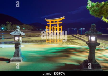 L'Asie, Japon, Honshu, préfecture de Hiroshima, l'île de Miyajima, torii du Sanctuaire Shinto d'Itsukushima jinja, l'Unesco Banque D'Images