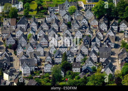 Vue aérienne, maisons à colombages, Alter Vacances, centre-ville historique, Freudenberg, Rhénanie du Nord-Westphalie, Allemagne Banque D'Images