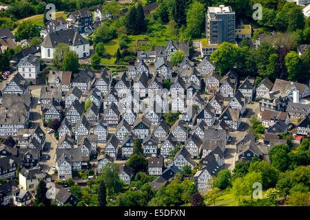 Vue aérienne, maisons à colombages, Alter Vacances, centre-ville historique, Freudenberg, Rhénanie du Nord-Westphalie, Allemagne Banque D'Images