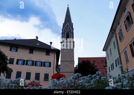 L'église gothique de Termeno - Tramin, Tyrol du Sud, Italie Banque D'Images