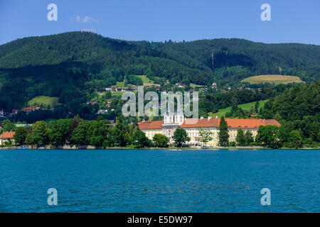 Tegernsee sur le lac Tegernsee, Upper Bavaria, Germany, Europe Banque D'Images