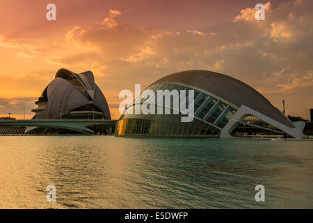 L'Hemisferic et Palau de les Arts Reina Sofia, Cité des Arts et des Sciences, Valence, Communauté Valencienne, Espagne Banque D'Images