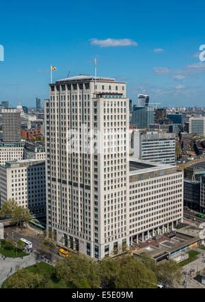 Centre de Shell, à Londres, est l'une des deux "centrale" de bureaux principaux de l'huile Shell (l'autre est à La Haye). Banque D'Images