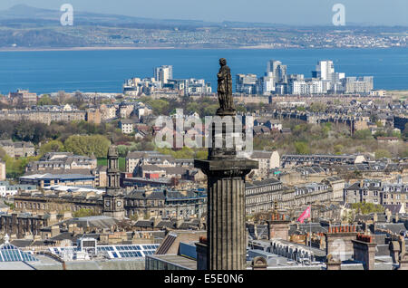 Le monument de Melville se trouve au centre de St Andrew Square commémore Henry Dundas, le premier vicomte Melville. Banque D'Images