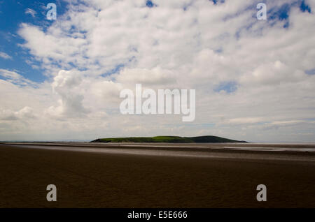 La station balnéaire de Weston Supermare, North Somerset. L'île de Holm raide sur l'horizon. Banque D'Images