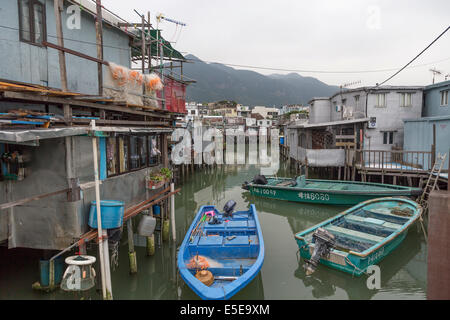 Tai O, Lantau Island, Hong Kong l'un des vieux villages de pêcheurs à Hong Kong, et est connue comme la Venise de l'Orient. Bateaux Banque D'Images