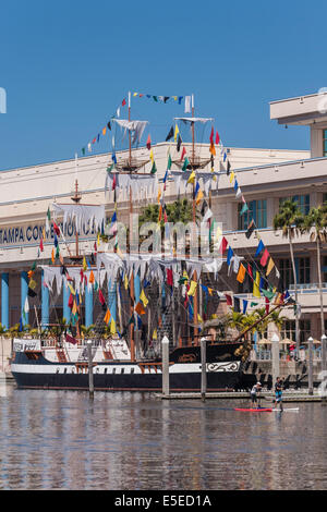 Jose Gasparilla Pirate Navire amarré au centre de Conventions de Tampa, Tampa, États-Unis Banque D'Images