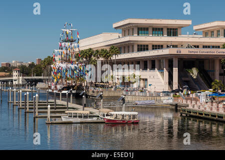 Jose Gasparilla Pirate Navire amarré au centre de Conventions de Tampa, Tampa, États-Unis Banque D'Images