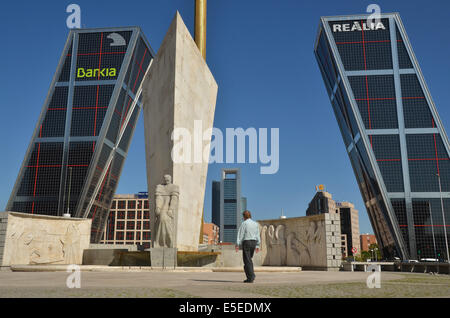 Le Barrio Castilla, avec la Plaza de Castilla et le paseo de la Castellana de Madrid, qui font partie de l'exercice financier et b Banque D'Images