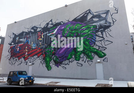 NEW YORK, NY USA - 13 Avril 2014 : Énorme wall mural par Federico Massa aka Iena Cruz à Williamsburg Brooklyn de section Banque D'Images