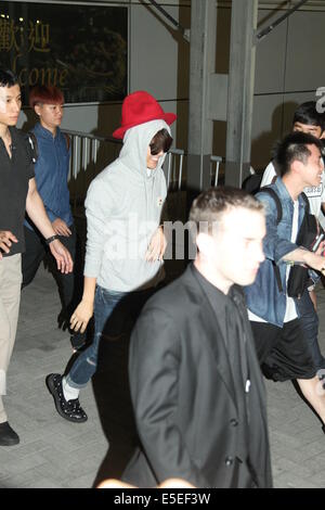 Hong Kong, Chine. 28 juillet, 2014. G-dragon de arrive à BIGBANG Aéroport de Hong Kong, Chine le lundi 28 juillet, 2014. © TopPhoto/Alamy Live News Banque D'Images