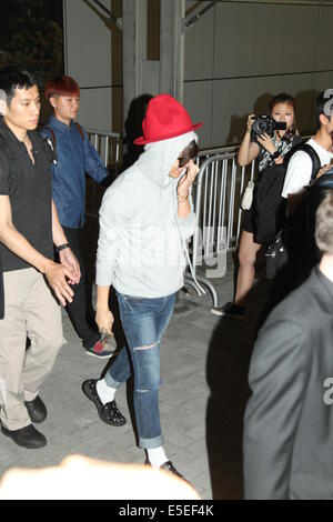 Hong Kong, Chine. 28 juillet, 2014. G-dragon de arrive à BIGBANG Aéroport de Hong Kong, Chine le lundi 28 juillet, 2014. © TopPhoto/Alamy Live News Banque D'Images