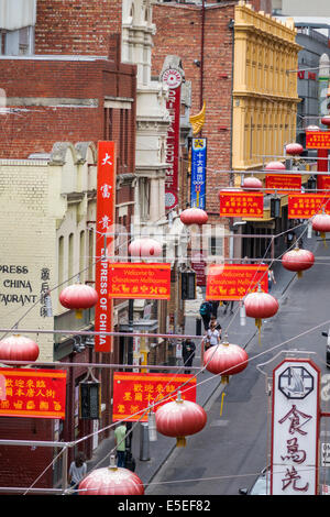 Melbourne Australie,Chinatown,Little Bourke Street,bannières,hanzi,caractères chinois,lanternes,AU140321051 Banque D'Images