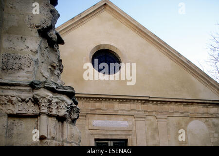 France, paris 5, lunettes saint julien le pauvre, vestiges de chapiteau, art goique, Banque D'Images