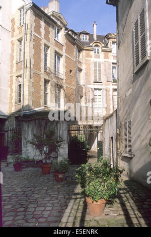 France, paris 6 e, cour de rohan, saint andré des arts, immeubles, brique et pierre, Banque D'Images