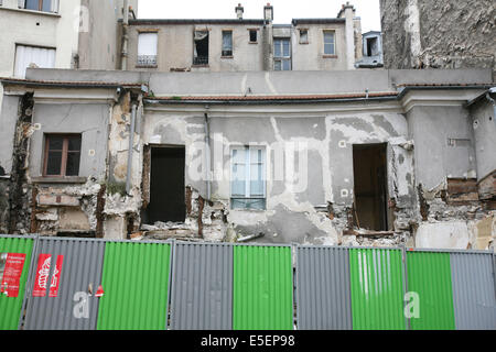 France, paris 20 e, rue de la mare, maison en voie de destruction, palissades, Banque D'Images