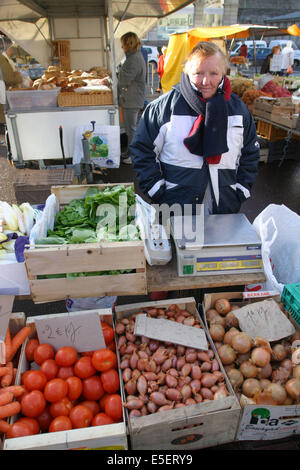 France, Basse Normandie, manche, cotentin, cherbourg, centre-ville, marche du jeudi matin place charles de gaulle, marché du marché, légumineuses, Banque D'Images