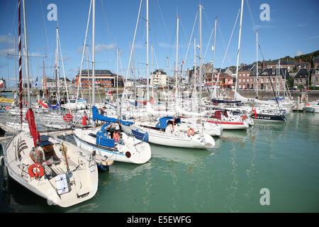 France, Haute Normandie, seine maritime, Pays de caux, saint valery en caux, port de plaisance, voliers a quai, bateaux, Banque D'Images