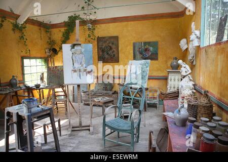 France, Haute-Normandie, eure, vallée de la seine, giverny, ancien hôtel baudy, restaurant, auberge, claude monet, jardin, fleurs, impressionnistes, peinture, atelier réconstitue, Banque D'Images