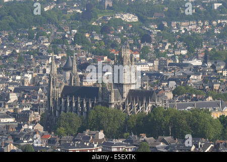 France, Haute Normandie, seine maritime, rouen, lunettes abbatale saint ouen, panorama depuis la cote sainte catherine, vue générale, Banque D'Images