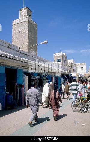 Maroc, essaouira, souk, commerce, minaret, tour, mousse, islam, ruelle, passants, fortifications oeuvre de theoleolecornut eleve de vauban, Banque D'Images