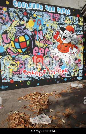 France, Ile de France, paris, 13e arrondissement, rue du moulin des pres, peinture murale et feuilles mortes, graf, art de la rue, Banque D'Images