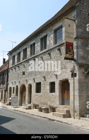 France, région ile de france, seine et marne, provins, cité média, grange aux dimes, musée, façade, pierre, rue, Banque D'Images