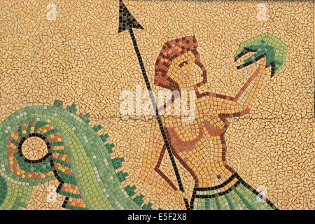 France, Basse Normandie, Calvados, Deauville, face de mer, colonnes, décaissement des bains de mer, Cabines, ombres et lumières, mousses, Banque D'Images