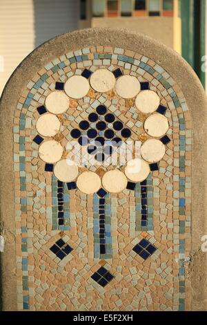 France, Basse Normandie, Calvados, Deauville, face de mer, colonnes, décaissement des bains de mer, mosaïque, décor, Banque D'Images