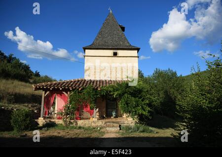 France, région midi Pyrénées, Tarn et Garonne, varen, arnac, ferme de quyvie, Sylvie et thierry bolmont, agriculture biologique, tomates, herbes aromatiques, alimentation, jardin, maison, colombier, ancien pigeonnier reconverti en hebergement saisonnier, Banque D'Images