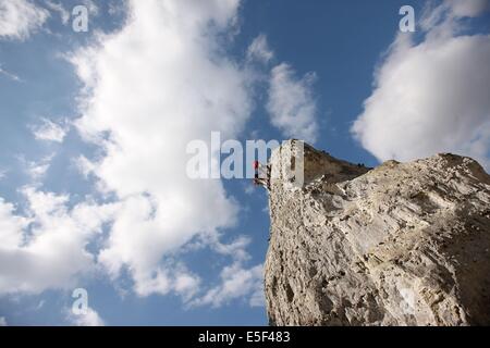 France, Haute-Normandie, eure, amfreville sous les monts, escalade, aventure d'authentik, christophe van der cruyssen et fils fils barney, falaise, sport, Banque D'Images