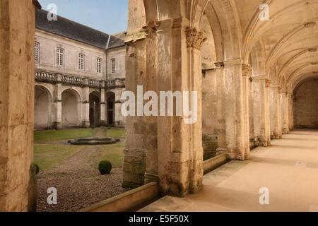 France, Haute-Normandie, eure, le bec hellouin, Abbaye du bec, cloître, Banque D'Images